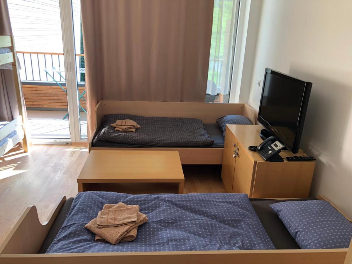Apartma Runi Pod Zlato Lisico Pekre Exterior photo
