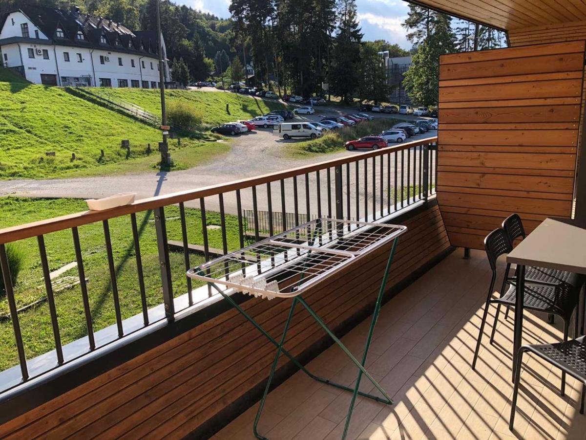 Apartma Runi Pod Zlato Lisico Pekre Exterior photo