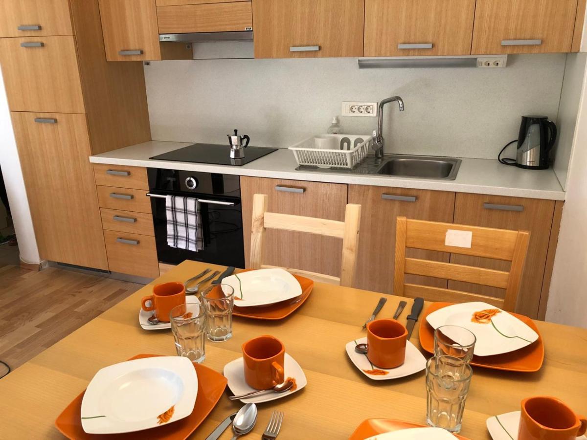 Apartma Runi Pod Zlato Lisico Pekre Exterior photo