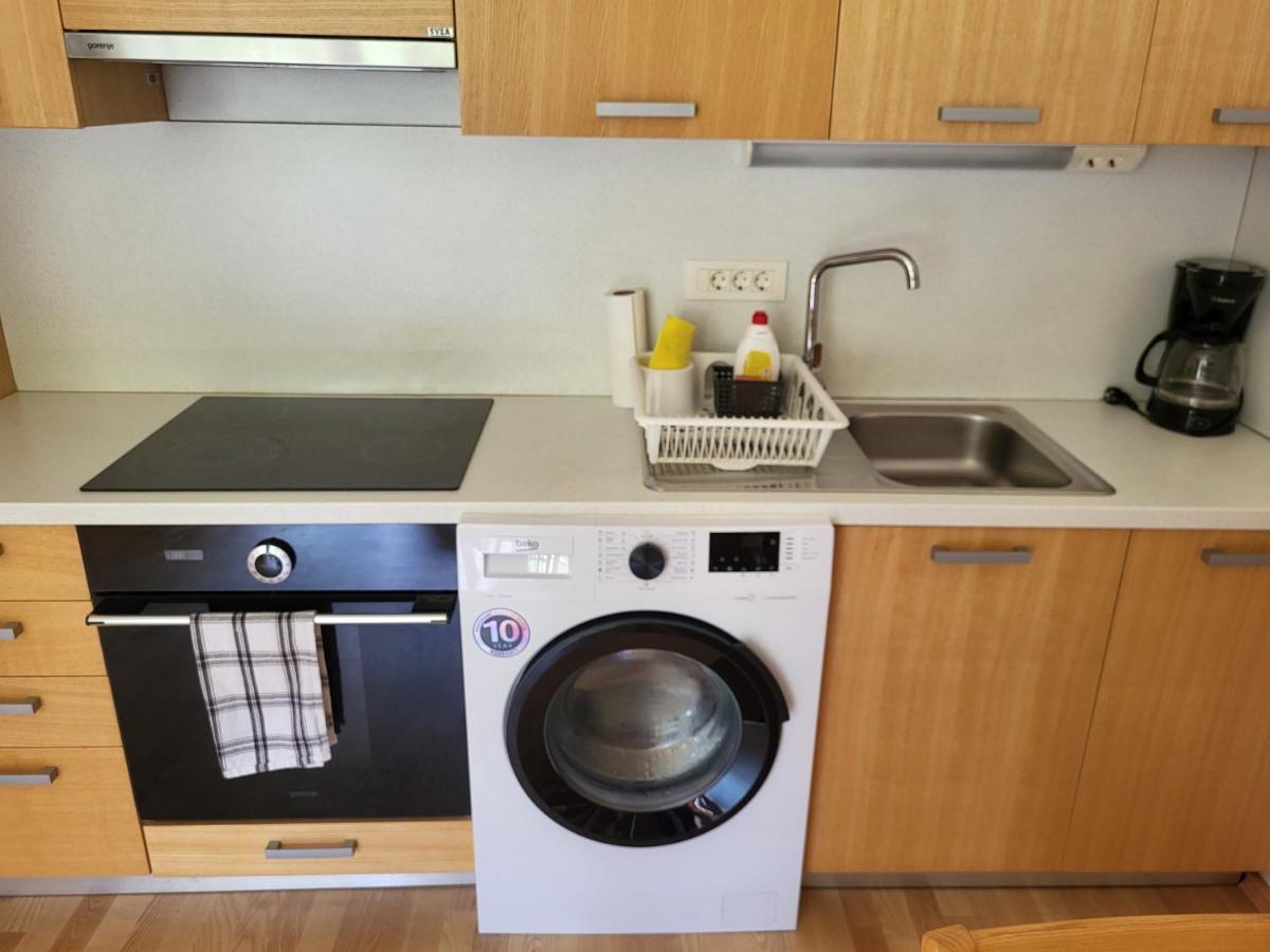 Apartma Runi Pod Zlato Lisico Pekre Exterior photo